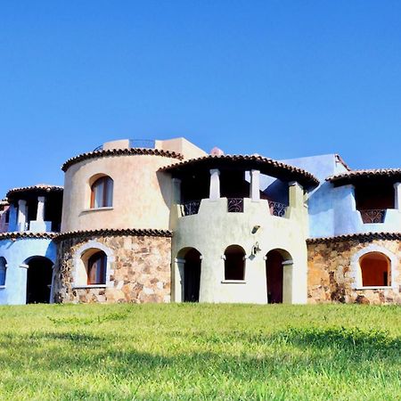 Residence With Private Beach In Marinella Маринелла Экстерьер фото