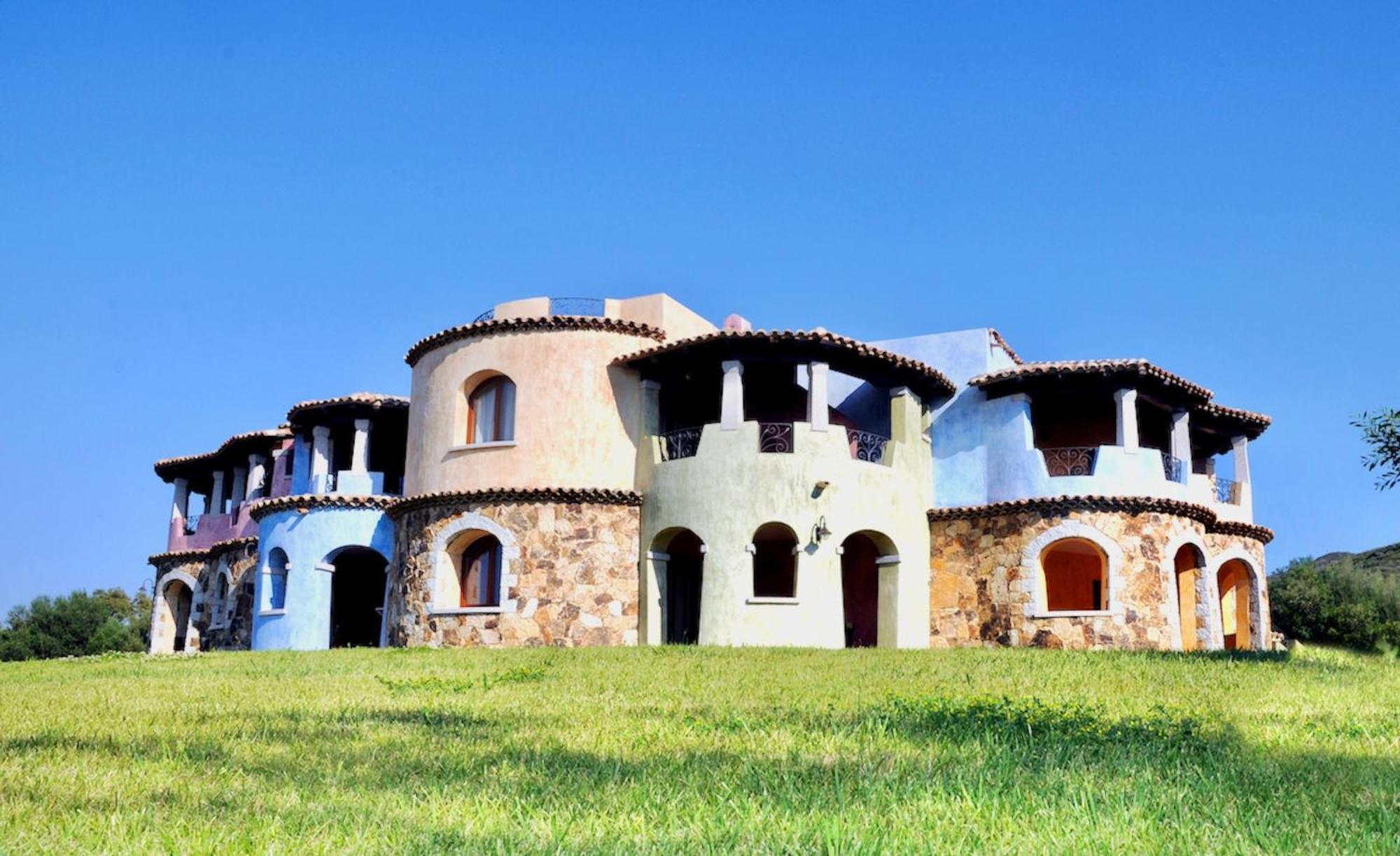 Residence With Private Beach In Marinella Маринелла Экстерьер фото